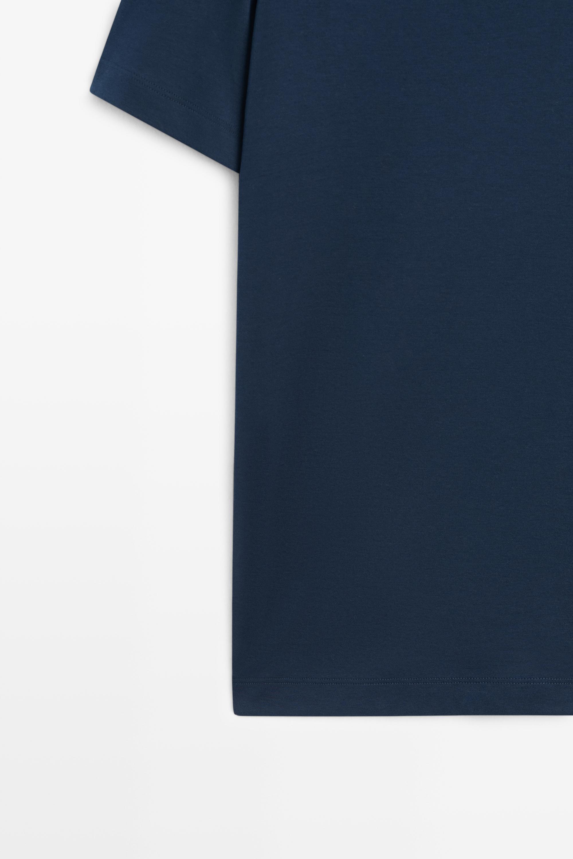 100% cotton V-neck knit polo
